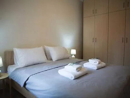 L&s Lampraki Apartment *